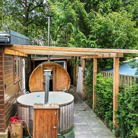 Сasa de vacaciones 78 M2 Luxe Bos Welness Private Barrelsauna And Hottub And Airco