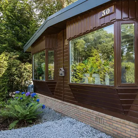 Сasa de vacaciones 78 M2 Luxe Bos Welness Private Barrelsauna And Hottub And Airco
