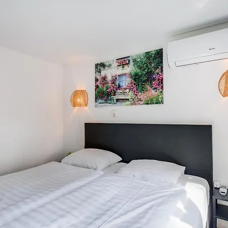 Сasa de vacaciones 78 M2 Luxe Bos Welness Private Barrelsauna And Hottub And Airco Voorthuizen
