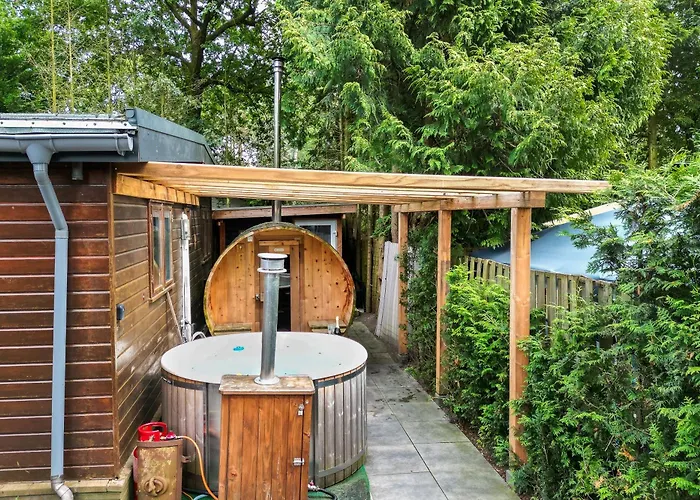 Semesterbostad 78 M2 Luxe Bos Welness Private Barrelsauna And Hottub And Airco