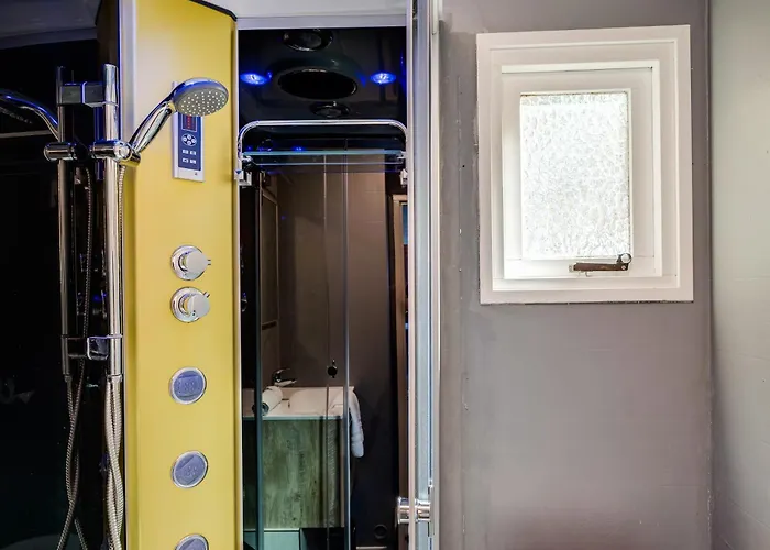 78 M2 Luxe Bos Welness Private Barrelsauna And Hottub And Airco 別荘