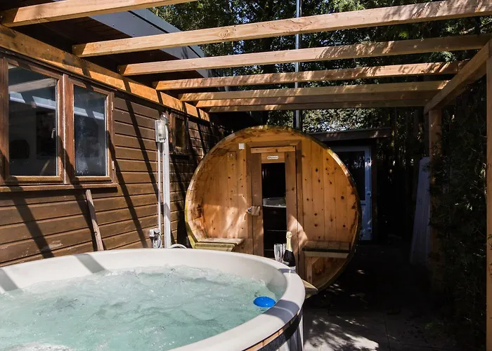 Casa de Férias 78 M2 Luxe Bos Welness Private Barrelsauna And Hottub And Airco